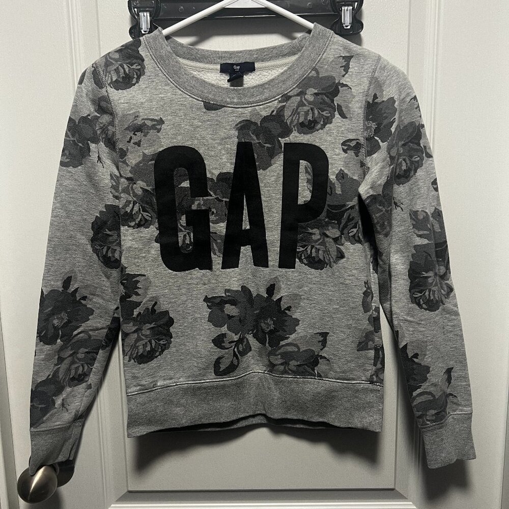 Floral GAP Sweatshirt